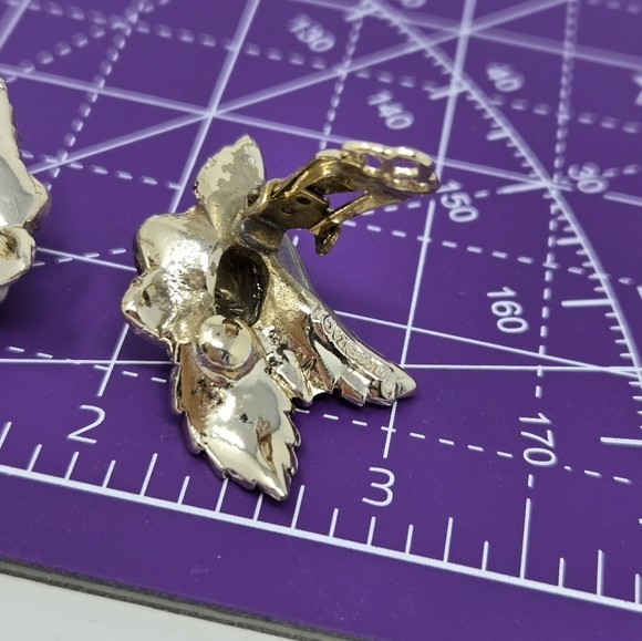 VINTAGE FLORENZA SILVER AB RED CRYSYAL FLOWER EARRINGS CLIP ON FASHION JEWELRY - Picture 7 of 13